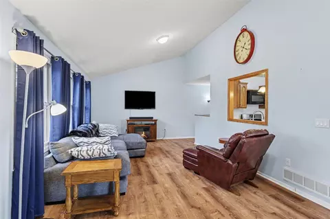 136 Diversy, Brooklyn, MI 49230 photo 8