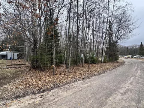 Ashcroft, Lake, MI 48632 photo 4