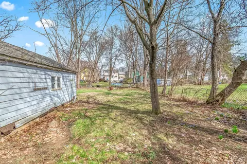Exterior - 138 Pierce, Jackson, MI 49203 photo 8 of 11