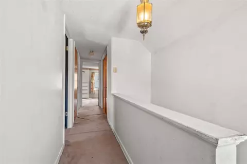 Entry Way - 138 Pierce, Jackson, MI 49203 photo 2 of 2