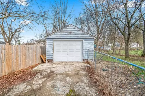 Exterior - 138 Pierce, Jackson, MI 49203 photo 6 of 11