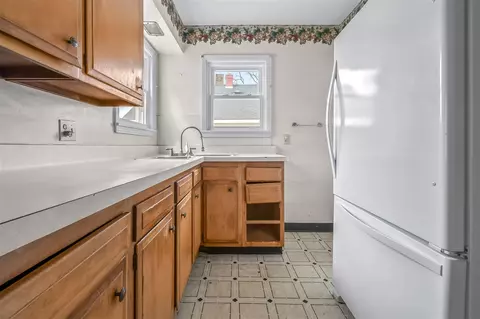 Kitchen - 138 Pierce, Jackson, MI 49203 photo 2 of 3