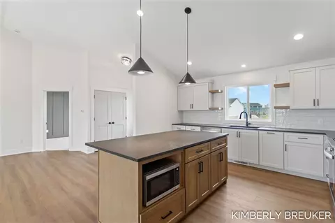 Kitchen - 11782 Everett, Allendale, MI 49401 photo 3 of 10