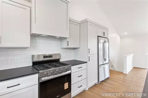 Kitchen - 11782 Everett, Allendale, MI 49401 photo 5 of 10
