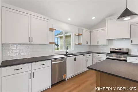 Kitchen - 11782 Everett, Allendale, MI 49401 photo 8 of 10