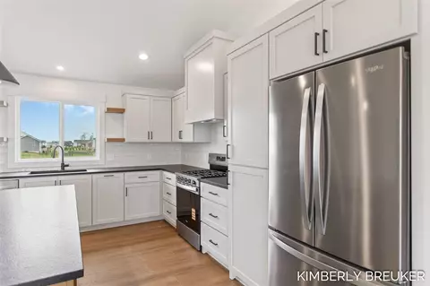 Kitchen - 11782 Everett, Allendale, MI 49401 photo 7 of 10