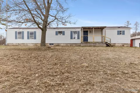 3216 W Lakeside, Sidney, MI 48885