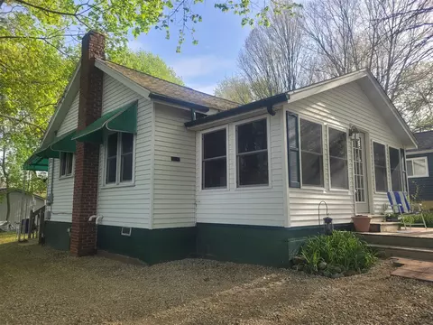 1193 Lakeview, Brooklyn, MI 49230