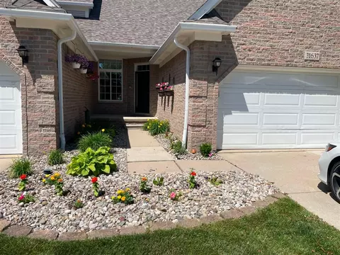 31637 Beaver, New Boston, MI 48164