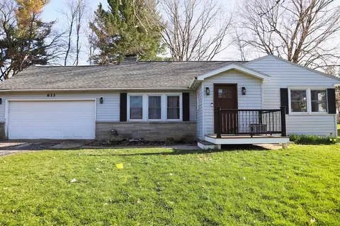 613 Hillcrest, Paw Paw, MI 49079
