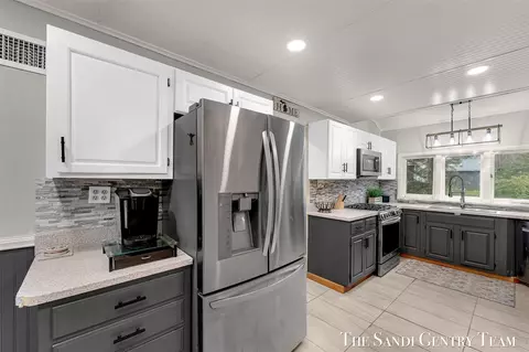 Kitchen - 1111 2nd, Pentwater, MI 49449 photo 4 of 5