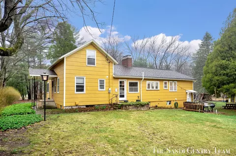 Exterior - 1111 2nd, Pentwater, MI 49449 photo 3 of 19