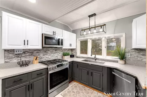 Kitchen - 1111 2nd, Pentwater, MI 49449 photo 2 of 5
