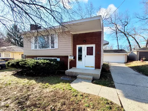 1462 Southlawn, Wyoming, MI 49509
