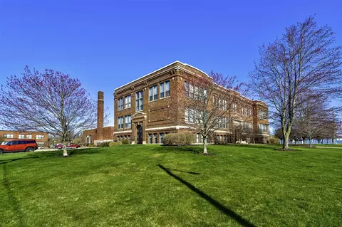 460 Broadway #204, South Haven, MI 49090