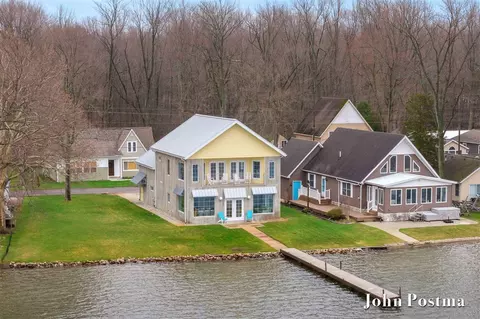 2138 Parker, Wayland, MI 49348