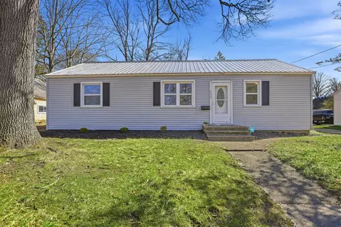 117 Robinson, Allegan, MI 49010