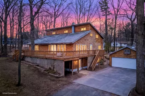 9531 W Silver Lk, Mears, MI 49436