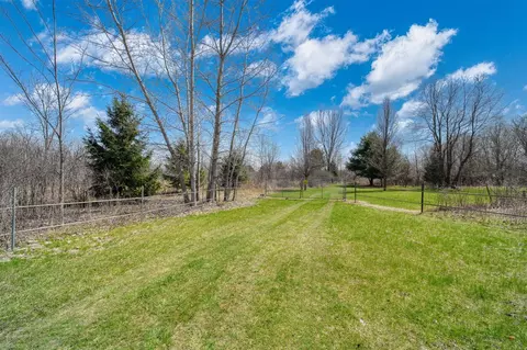 14961 Quaker, Hudson, MI 49247