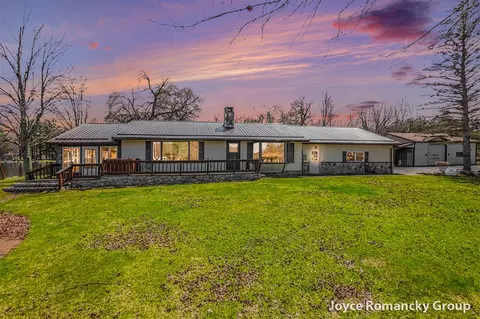 11235 W Broomfield, Remus, MI 49340