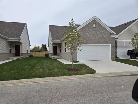 4270 Plum Vlg #37, Monroe, MI 48161