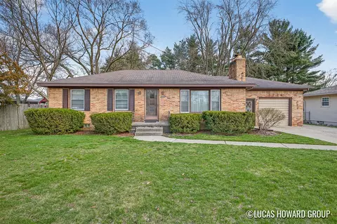 3234 Ivanrest, Grandville, MI 49418