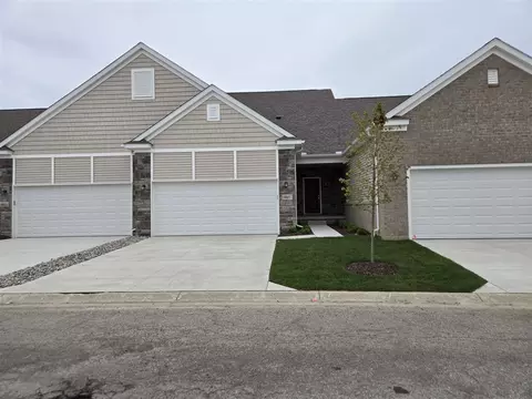 4268 Plum Vlg #38, Monroe, MI 48161