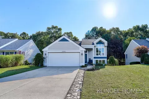 16065 River Bnd, Spring Lake, MI 49456