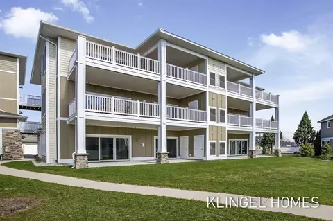 930 W Savidge #4, Spring Lake, MI 49456