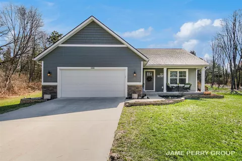 13061 Spruce Rdg, Gowen, MI 49326