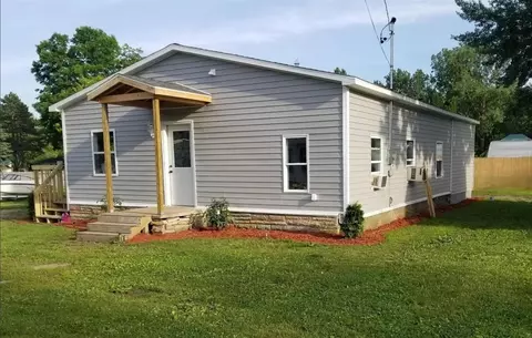 307 Pearl, Crystal, MI 48818