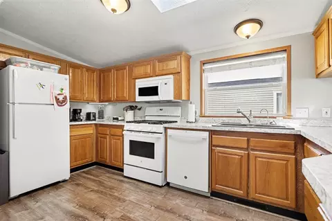 Kitchen - 574 Maple, Coldwater, MI 49036 photo 2 of 2