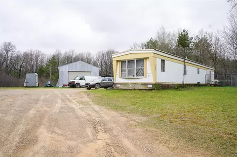 8893 E Sanders, Vestaburg, MI 48891