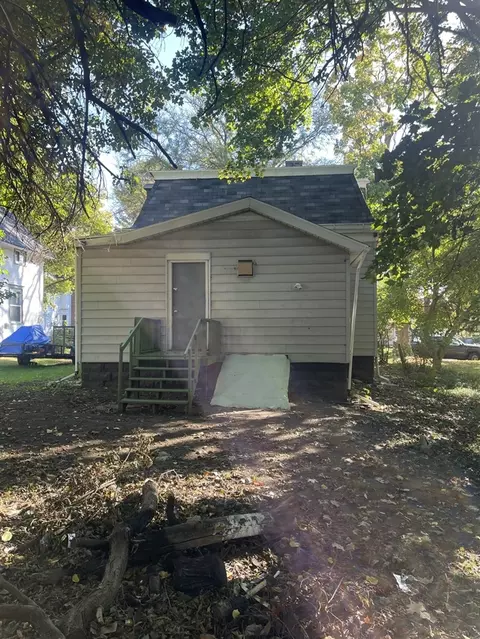 Exterior - 1034 Williams, Jackson, MI 49203 photo 3 of 3
