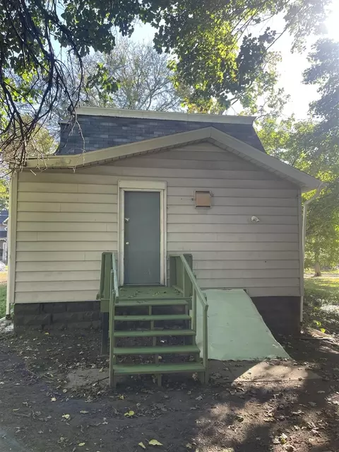 Exterior - 1034 Williams, Jackson, MI 49203 photo 2 of 3