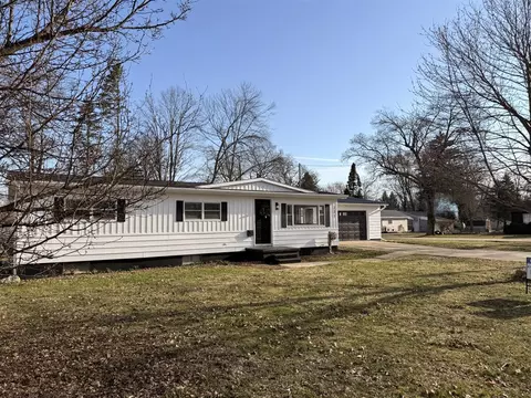231 Smith, Sheridan, MI 48884