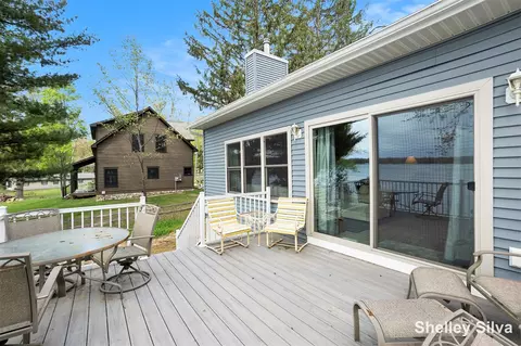 2496 Wolf Lk, Baldwin, MI 49304