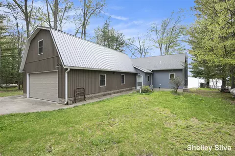 2496 Wolf Lk, Baldwin, MI 49304