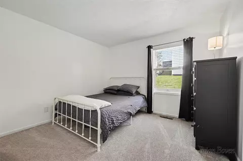 Bedroom - 7485 Ravine, Belding, MI 48809 photo 4 of 4