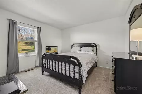 Bedroom - 7485 Ravine, Belding, MI 48809 photo 3 of 4