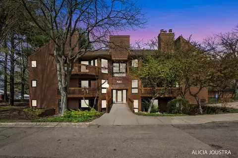 1296 Hillburn, Grand Rapids, MI 49504