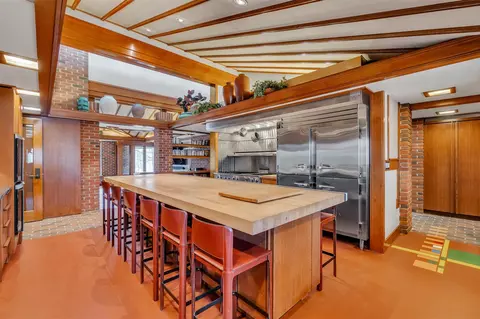 Kitchen - 5200 Turtle Pt, Ann Arbor, MI 48105 photo 2 of 4