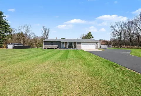 63253 30th, Lawton, MI 49065