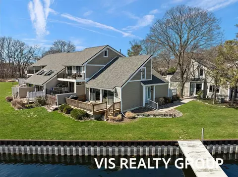 570 Wind Drift #25, Spring Lake, MI 49456
