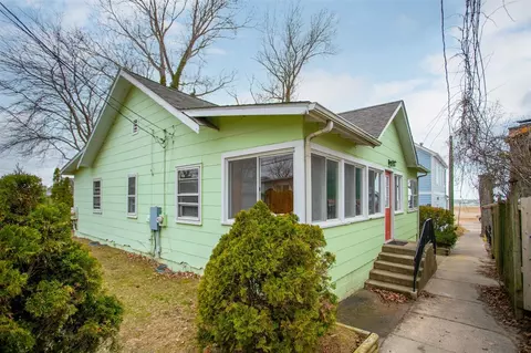 36 5 Lake Shr, South Haven, MI 49090