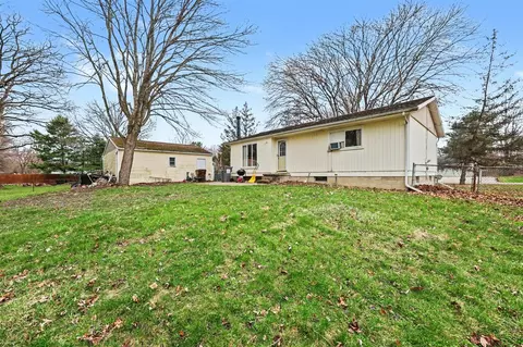 Exterior - 3390 Harben, Jackson, MI 49203 photo 3 of 6