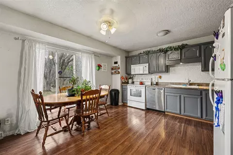 Kitchen - 3390 Harben, Jackson, MI 49203 photo 1 of 1