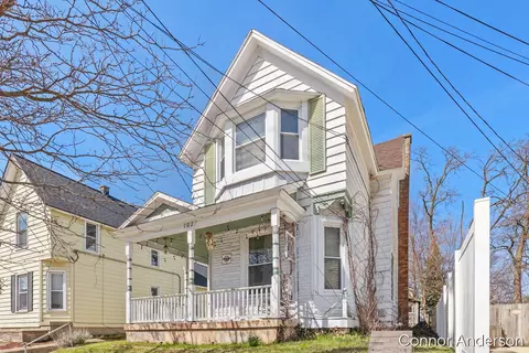 1027 Fulton, Grand Rapids, MI 49503