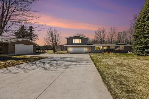 4786 Red Apple, Manistee, MI 49660