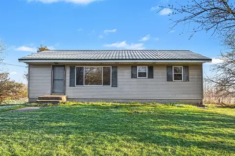 24962 Dewey Lk, Dowagiac, MI 49047